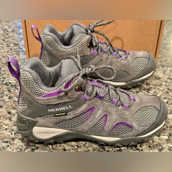 MERRELL Women’s Yokota 2 Mid Hiking Boots Size 8.5M Waterproof Excellent - Picture 1 of 16